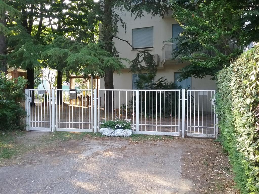 Casa Marialuigia - Appartamenti Solo Per Famiglie Lido di Jesolo Zewnętrze zdjęcie